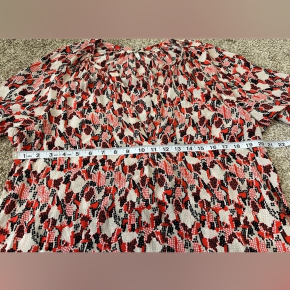 Joie Women's M 100% Silk Red White Geometric Snake Print Boho V-neck blouse - Picture 8 of 9